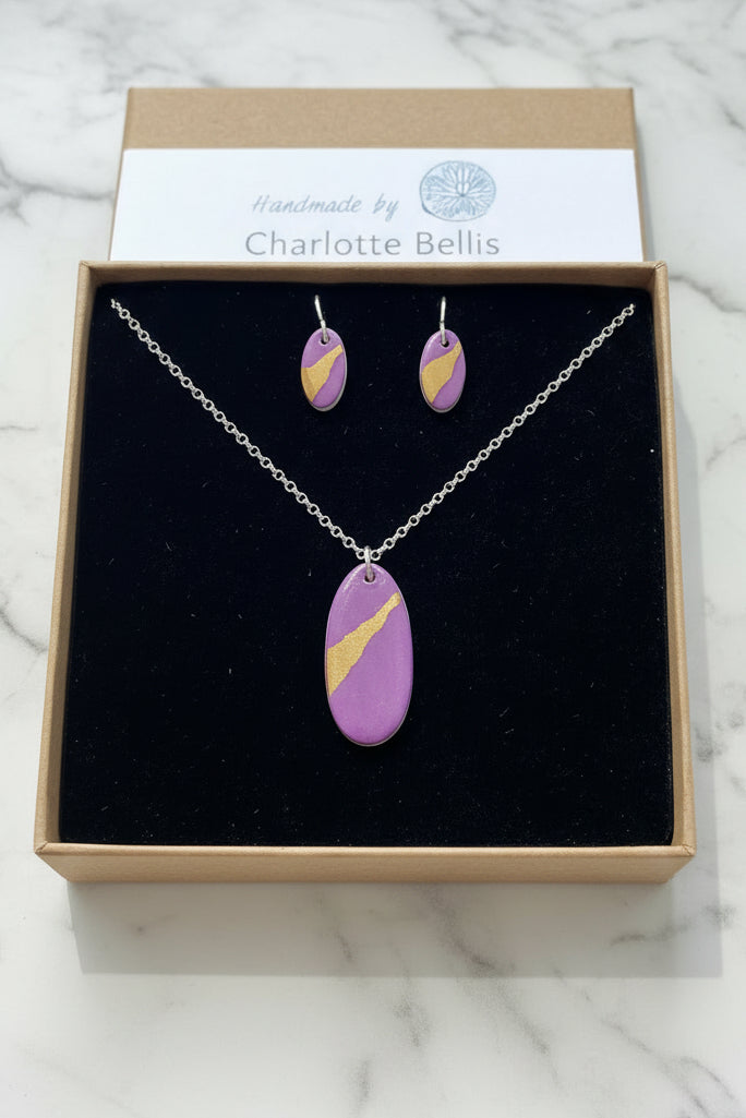 Oval Necklace with 24ct Gold Detailing