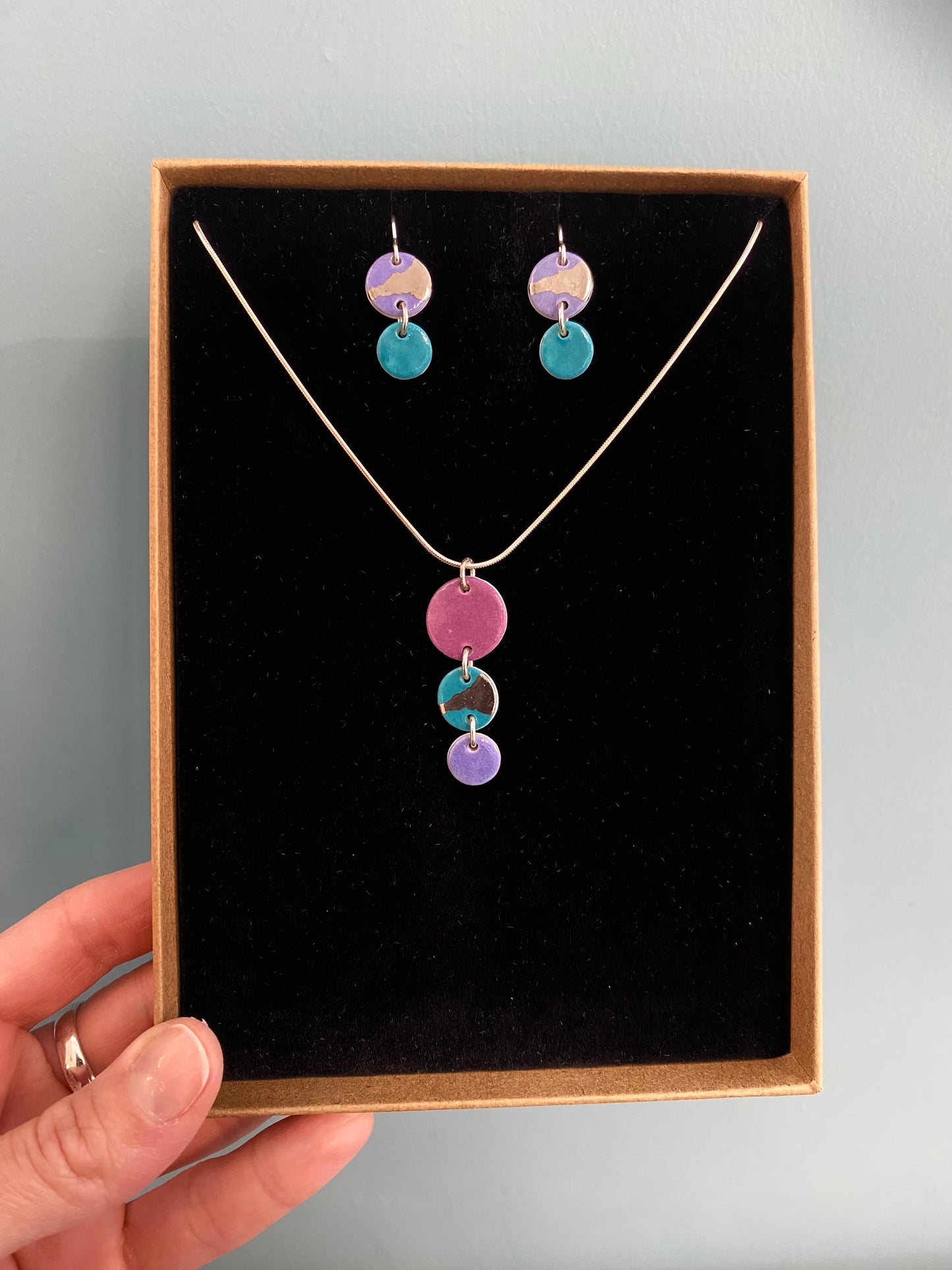 Coloured Disc Necklace with Platinum (3 Discs)