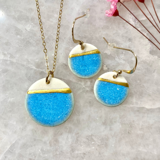 Sea Breeze Disc Necklace with Gold Chain