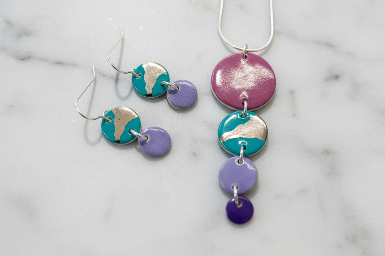 Coloured Disc Necklace with Platinum (4 Discs)