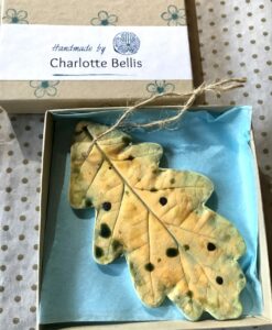 (B) Leaf Decoration - Oak
