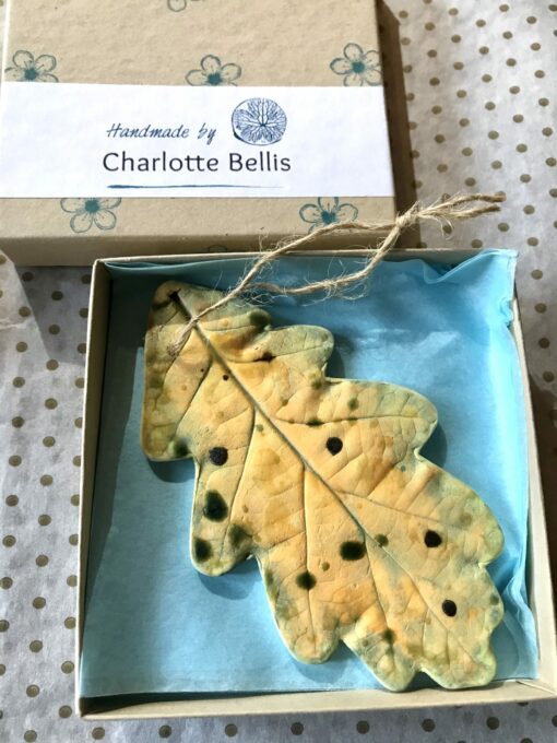 (B) Leaf Decoration - Oak