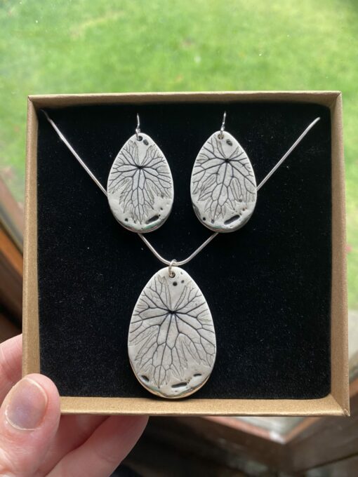 Leaf Print Necklace with Platinum Detailing - Image 5