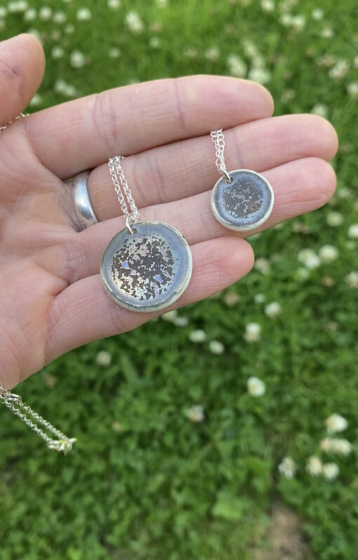 Metallic Glaze Disc Necklace - Image 3