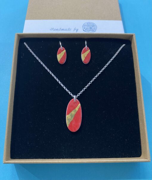 Oval Necklace with 24ct Gold Detailing - Image 4